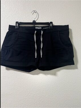 Denizen from Levi's Black Women's Drawstring Casual Shorts